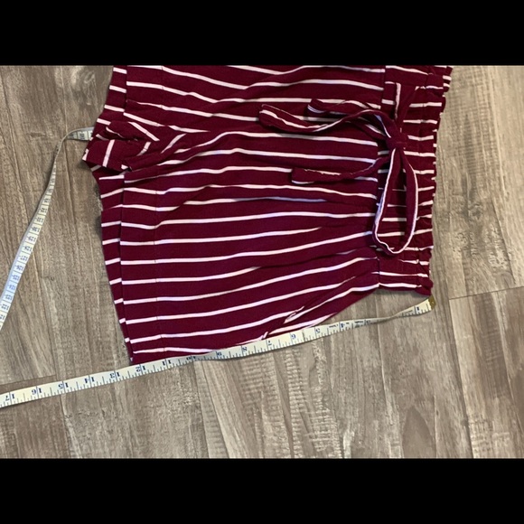 Shorts - Picture 3 of 4